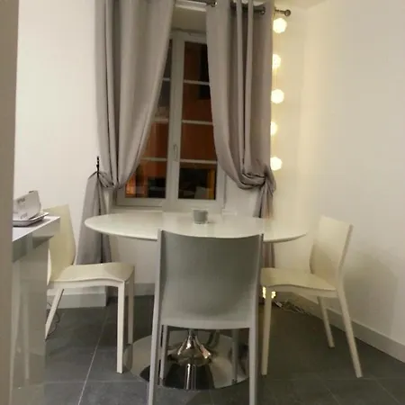 Le Clos St Louis Apartment