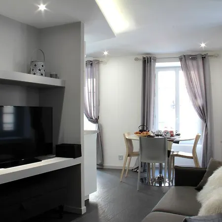 Le Clos St Louis *
