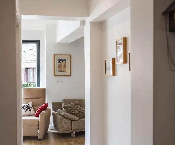 Le Clos St Louis Lejlighed