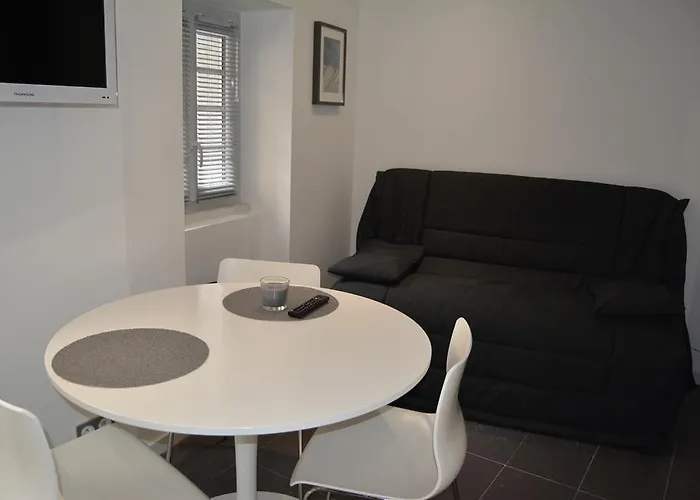 Le Clos St Louis Lejlighed